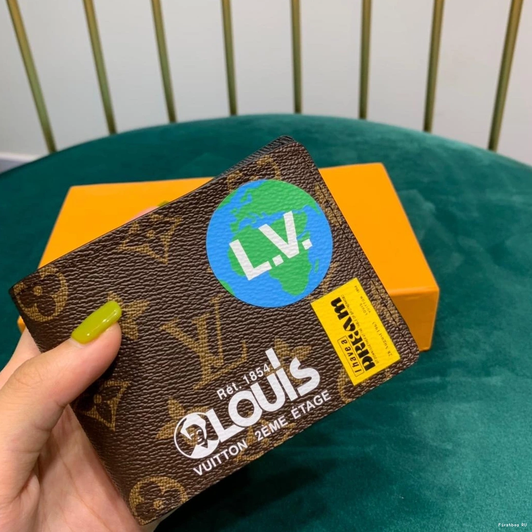 First bag VUITTON MULTIPLE WALLET LOUIS 0807